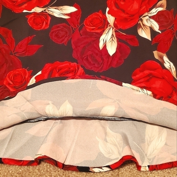 FLORAL MINI SKIRT RUCHED RUFFLE HEM SIDE TIE RED BLACK ROSE PRINT SMALL SHEIN - Picture 5 of 8